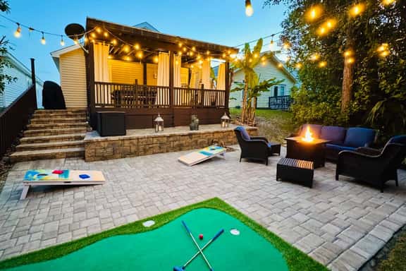 Beach bliss awaits! - Beach, Pools, Tiki-Deck, Arcade, Putting green, Family Fun! - Image 1