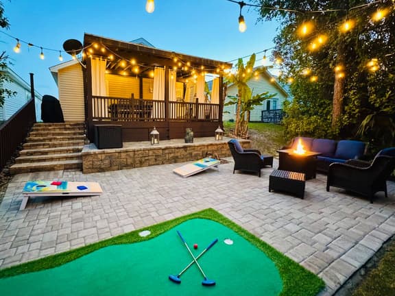 Beach bliss awaits! - Beach, Pools, Tiki-Deck, Arcade, Putting green, Family Fun! - Image 1